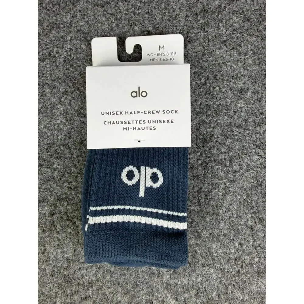 ALO Yoga right workouts socks